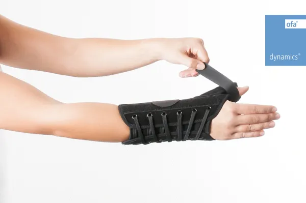 Handgelenk Schnürorthese mit Daumenfixierung Dynamics schwarz