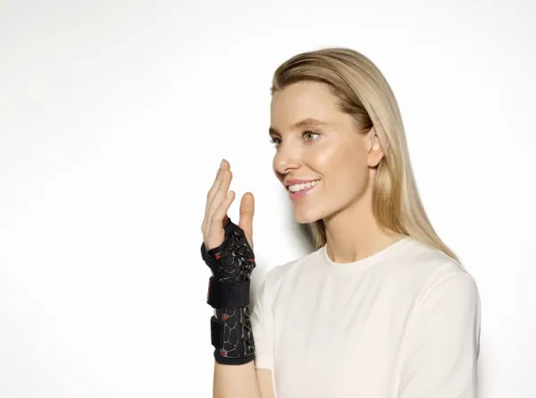 Handgelenkorthese Manu-Cast Organic schwarz