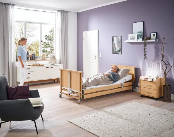 Pflegebett DALI low-entry mit Kabelhandschalter 90x200 cm Holz